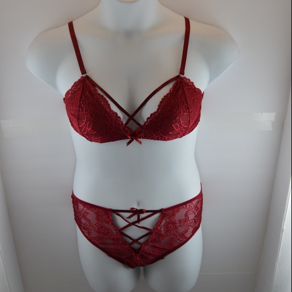burgundy bra and panty set